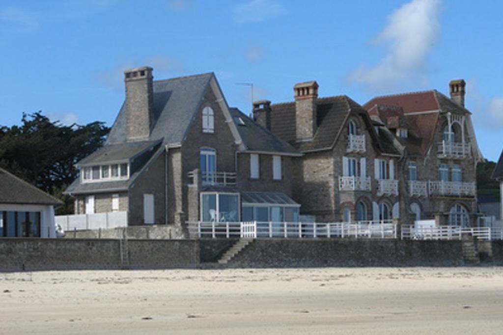 Le Landemer Urville-Nacqueville Exterior foto